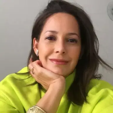 Nara Brito Barro