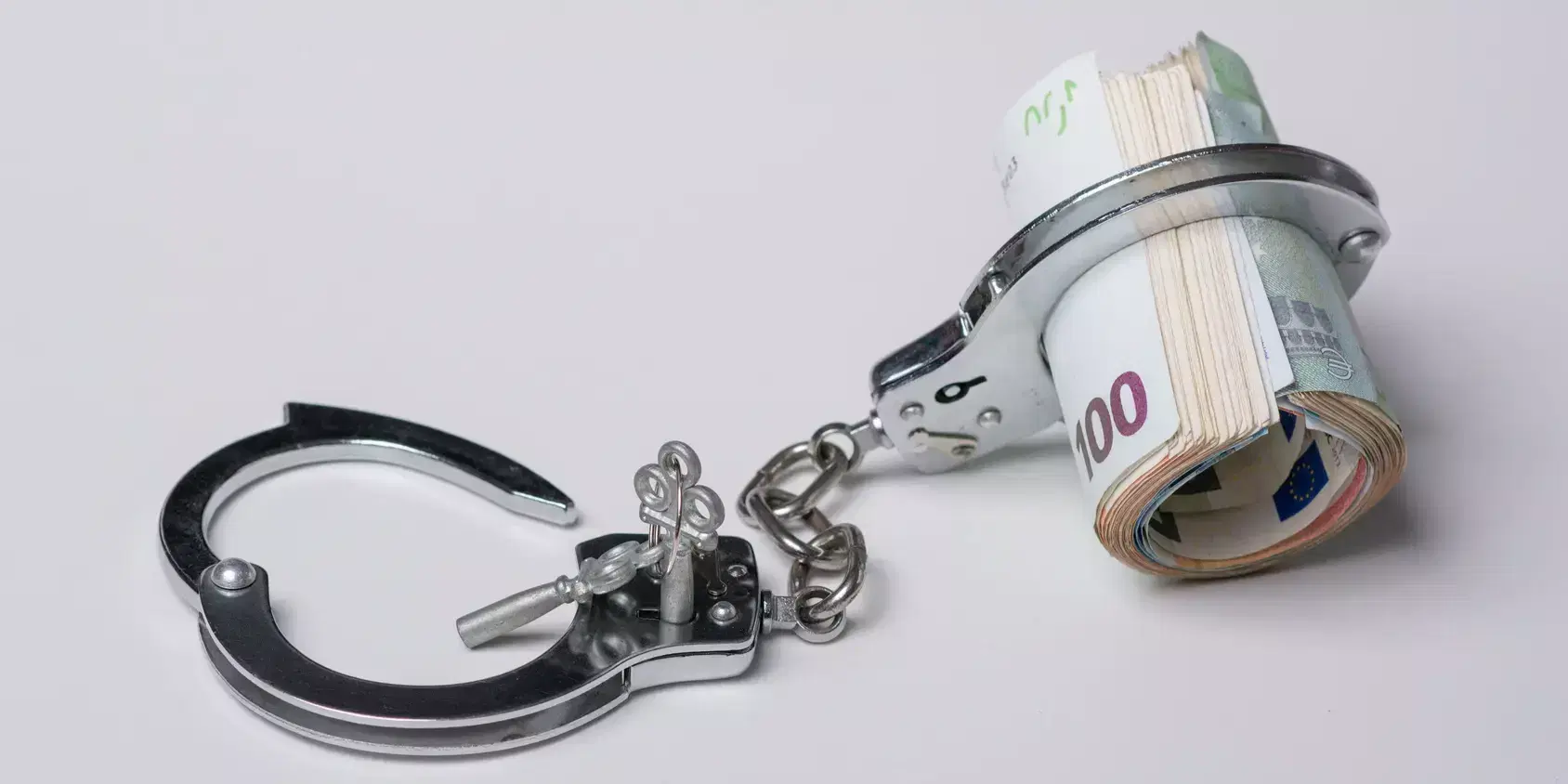 Entenda como funciona a fiança e seus valores