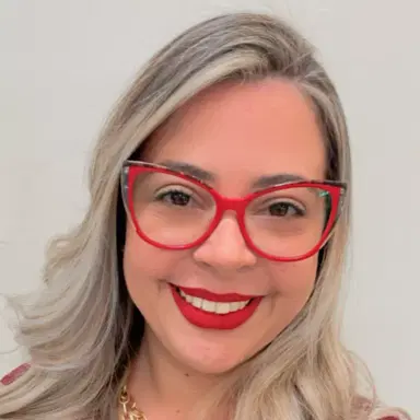 Paula Queiroz