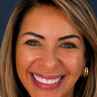 Claudia Oliveira 