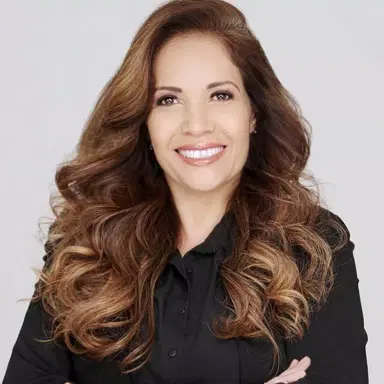 Lívia Duarte - Experiência como preposta em audiências trabalhistas, com atuação prática em diligências e apoio jurídico.