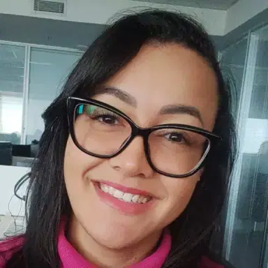 Nívia Almeida 