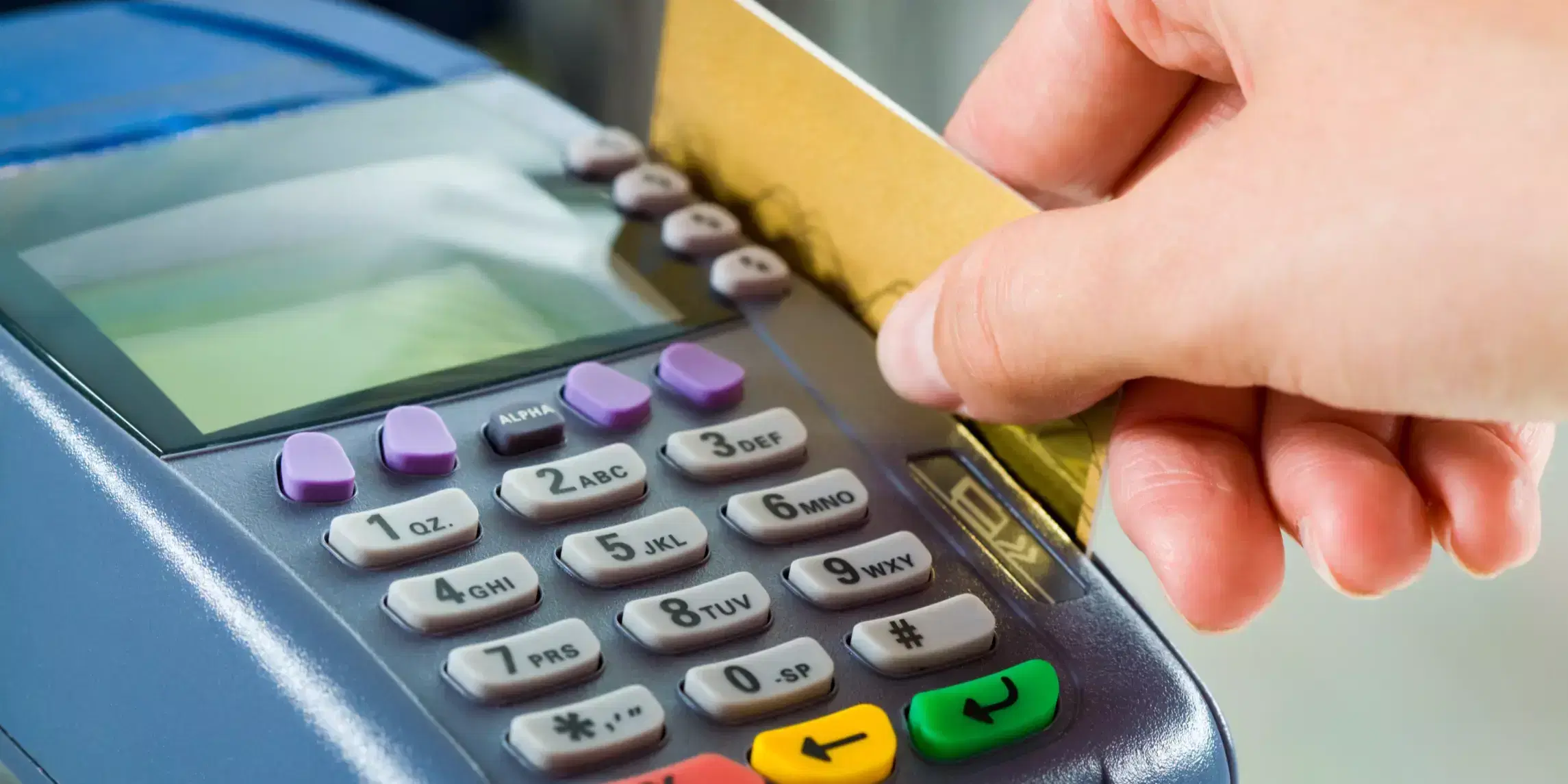 CARTÃO DE CRÉDITO NÃO CONTRATADO E INSCRIÇÃO INDEVIDA