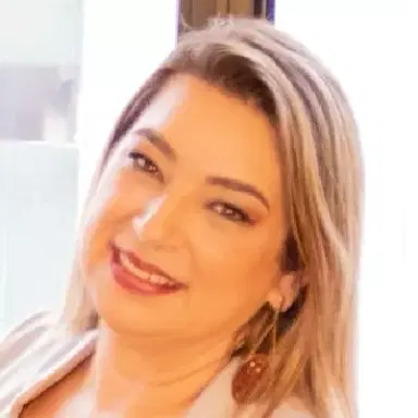 Alexandra Tenório 