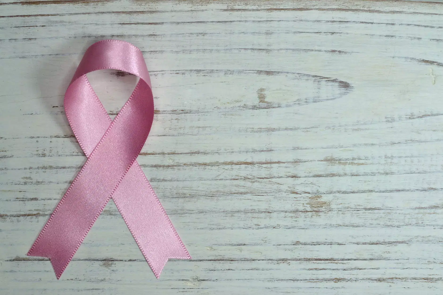 Outubro Rosa: Quais os direitos das pacientes com câncer de mama?