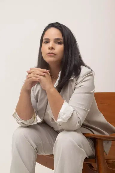 Dra. Isabela Sales
