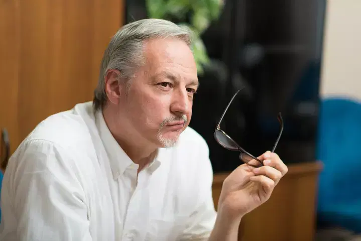 PRECISO CONTRATAR UM ADVOGADO PEDIR A MINHA APOSENTADORIA