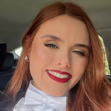 Thaís Schwochow de Quadro